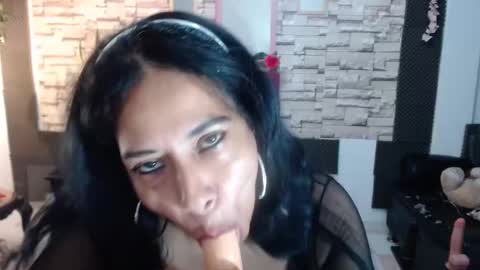 Snapshot of mariana_night chatting on 12/26/24, 09:15 mariana_night online show from 12/26/24, 09:15