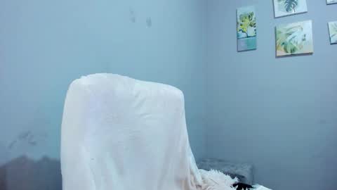    online show from 10/12/25, 08:35