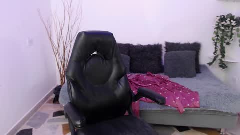 Snapshot of mariana_poet chatting on 11/09/25, 05:55 Mariana online show from 11/09/25, 05:55