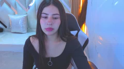 Mariana  online show from 09/12/25, 01:00