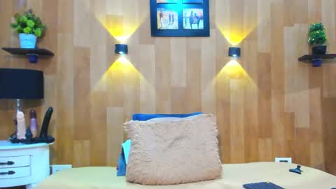 Mariana Angel online show from 02/18/25, 10:36