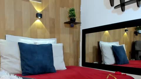 Mariana Angel online show from 10/03/25, 07:11