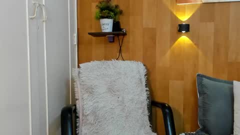 Mariana Angel online show from 10/20/25, 07:03