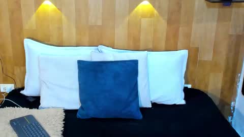 Mariana Angel online show from 10/23/25, 07:01