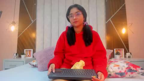 Mariana  online show from 11/10/25, 02:05