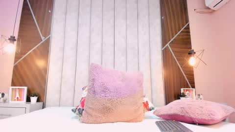 Mariana  online show from 11/27/25, 03:25