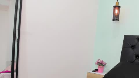 Marianee Rousse  online show from 11/01/25, 12:51