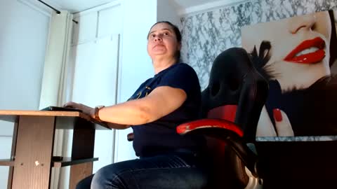Snapshot of mariani_smith chatting on 09/16/25, 12:06 Mariani online show from 09/16/25, 12:06
