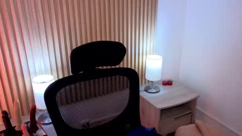 Marian Love  online show from 11/12/25, 10:37