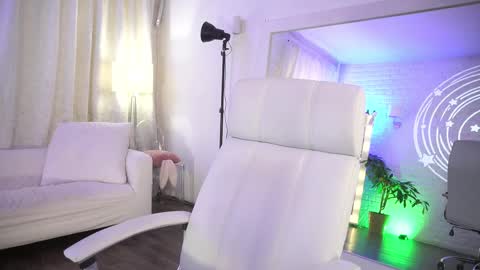 Snapshot of marianova chatting on 03/11/25, 08:41 Maria online show from 03/11/25, 08:41