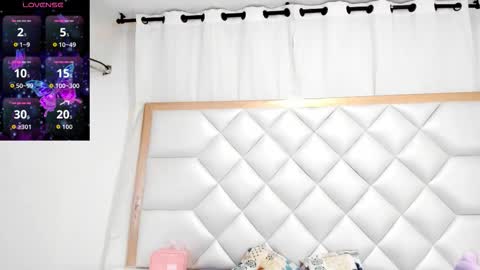 Snapshot of marianrosse chatting on 10/15/25, 09:04 marianrosse online show from 10/15/25, 09:04