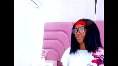 Snapshot of marianrosse chatting on 11/03/25, 07:48 marianrosse online show from 11/03/25, 07:48