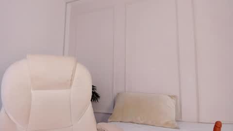 Maria Pettit online show from 02/01/25, 12:29