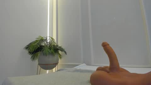 Maria Pettit online show from 02/23/25, 12:27