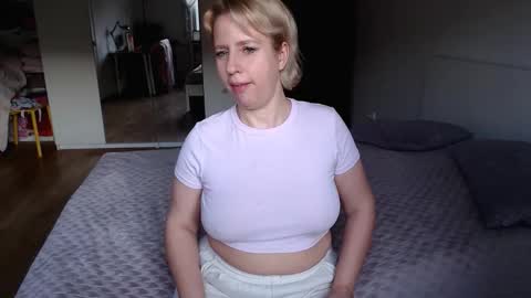 Maria online show from 10/31/25, 06:25