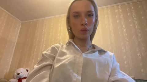 Molly online show from 09/09/25, 07:19