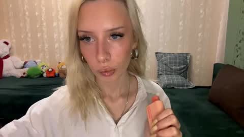 Molly online show from 09/11/25, 06:13