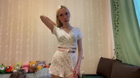 Molly online show from 09/13/25, 07:19