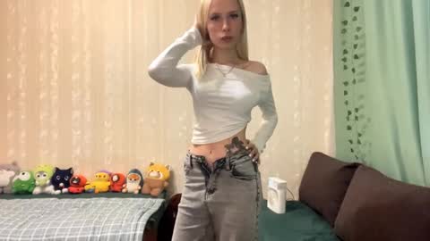 Molly online show from 09/26/25, 06:28