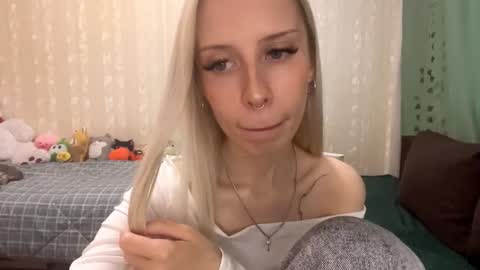 Molly online show from 09/29/25, 07:24