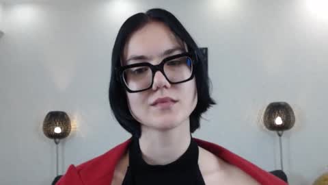 Marie Fitch online show from 11/06/25, 03:51