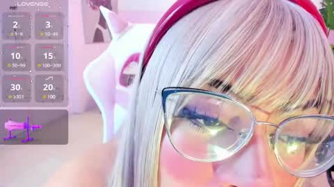 Snapshot of marie_harper chatting on 02/22/25, 03:56 Marie online show from 02/22/25, 03:56