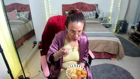 Snapshot of marie_mature chatting on 02/11/25, 06:22 marie online show from 02/11/25, 06:22
