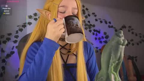 Mariel Gold online show from 10/07/25, 05:37