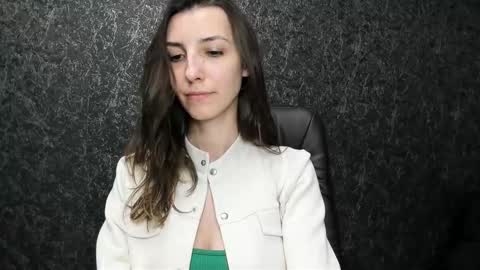 marielleanker online show from 09/19/25, 01:51