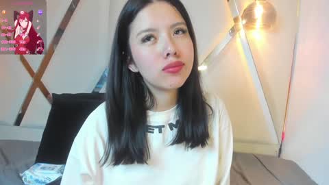 Snapshot of marielqueenx chatting on 01/04/25, 06:41 Viviana online show from 01/04/25, 06:41