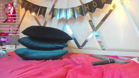 Snapshot of marielqueenx chatting on 01/05/25, 06:13 Viviana online show from 01/05/25, 06:13