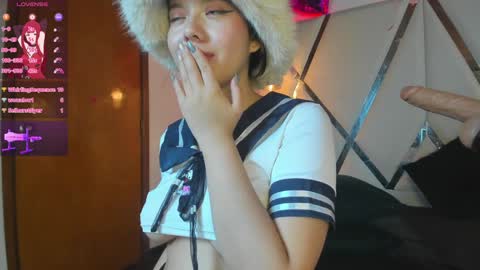 Snapshot of marielqueenx chatting on 02/06/25, 10:04 Viviana online show from 02/06/25, 10:04