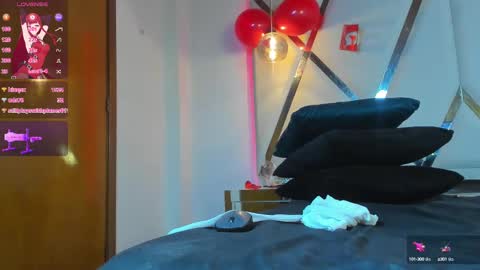 Snapshot of marielqueenx chatting on 02/15/25, 01:49 Viviana online show from 02/15/25, 01:49