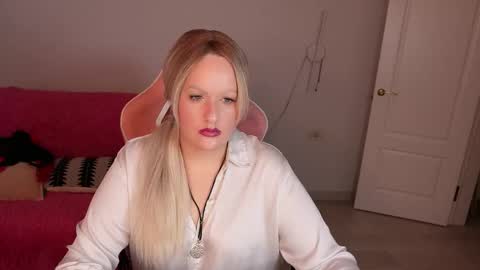 Snapshot of mariemlui chatting on 10/11/25, 11:09 mariemlui online show from 10/11/25, 11:09