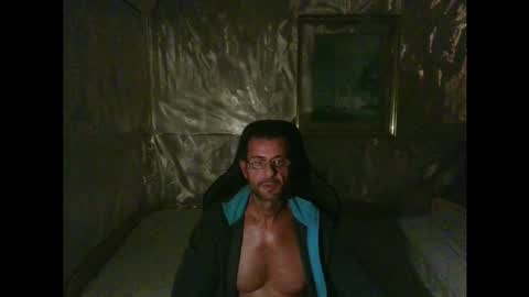 Snapshot of mariettee chatting on 12/12/24, 01:10 Djpegasus online show from 12/12/24, 01:10