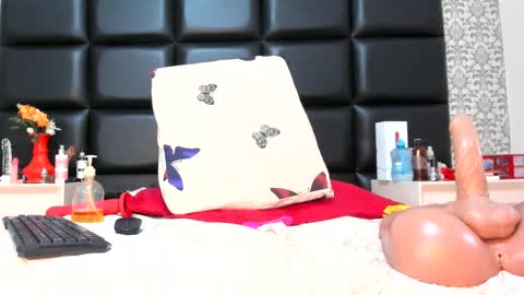 mariana online show from 02/13/25, 03:56