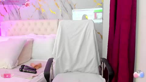 Snapshot of marilyn_allen chatting on 02/17/25, 10:14 Marilyn online show from 02/17/25, 10:14