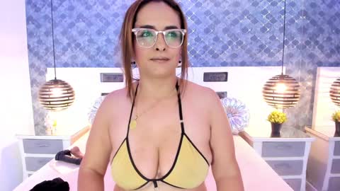 Snapshot of marilynvega77 chatting on 12/05/24, 12:08 Marilyn Vega online show from 12/05/24, 12:08