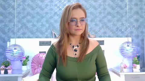 Snapshot of marilynvega77 chatting on 09/19/25, 08:31 Marilyn Vega online show from 09/19/25, 08:31