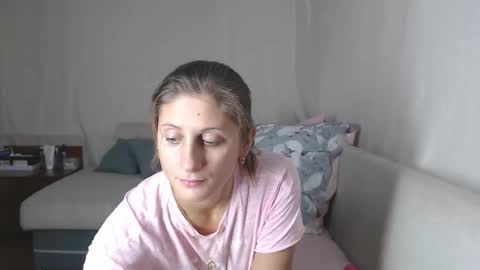 Snapshot of marina1995d chatting on 10/31/25, 07:48 FOREVER YOURS online show from 10/31/25, 07:48