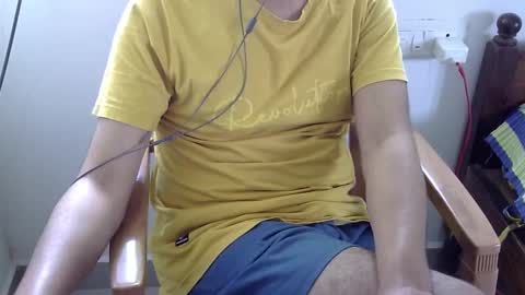 Snapshot of marinavine chatting on 01/14/25, 06:02 The SHY UncutBoy online show from 01/14/25, 06:02