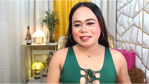 Snapshot of mariposa_911 chatting on 03/01/25, 02:48 LEAH online show from 03/01/25, 02:48