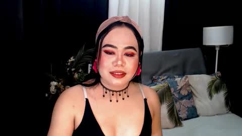 Snapshot of mariposa_911 chatting on 10/24/25, 10:11 LEAH online show from 10/24/25, 10:11