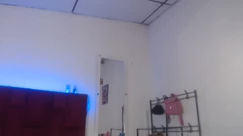 Snapshot of mariposahorny chatting on 12/04/24, 12:52 Nathaly online show from 12/04/24, 12:52