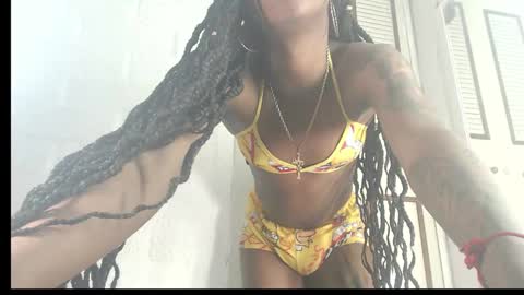 Snapshot of mariposahorny chatting on 12/29/24, 10:57 Nathaly online show from 12/29/24, 10:57