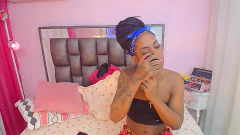 Nathaly online show from 10/26/25, 01:50