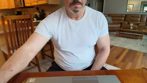 Snapshot of mark48130 chatting on 03/05/25, 01:06 Mark online show from 03/05/25, 01:06