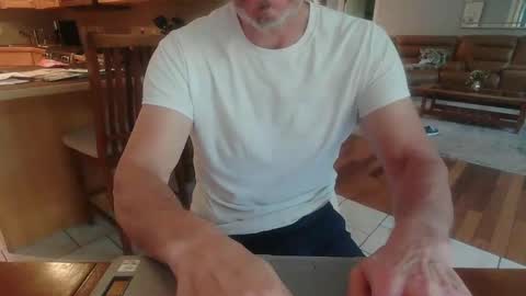 Snapshot of mark48130 chatting on 09/15/25, 02:50 Mark online show from 09/15/25, 02:50