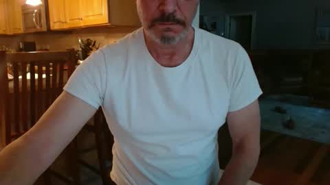 Snapshot of mark48130 chatting on 10/27/25, 01:26 Mark online show from 10/27/25, 01:26