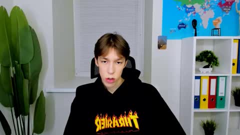 Mark online show from 10/06/25, 10:45